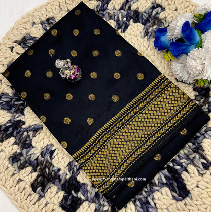 black paithani saree